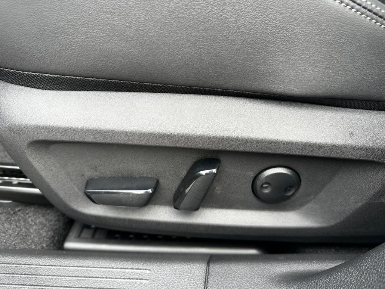 2025 Nissan Rogue AWD Platinum Photo