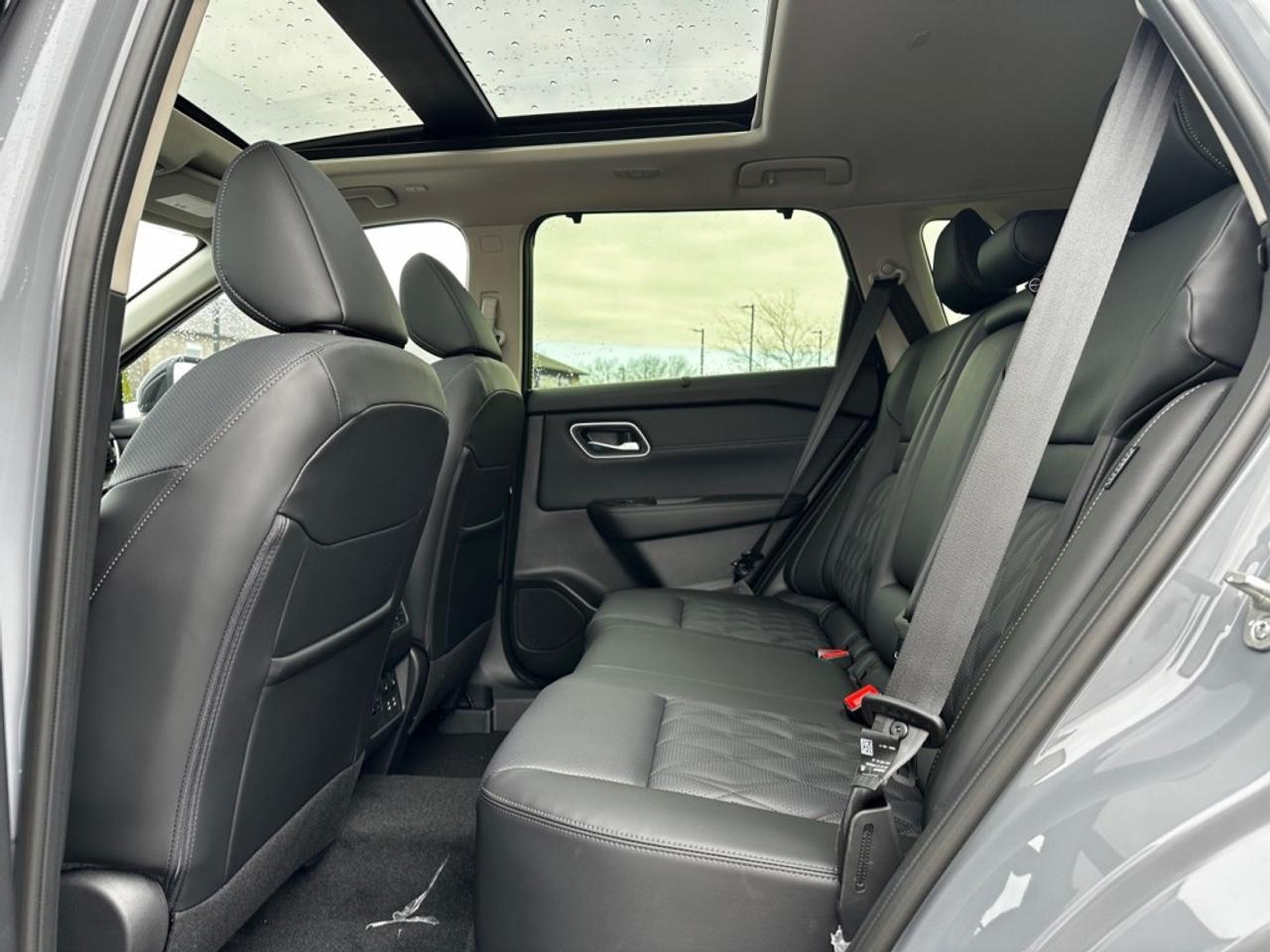 2025 Nissan Rogue AWD Platinum Photo