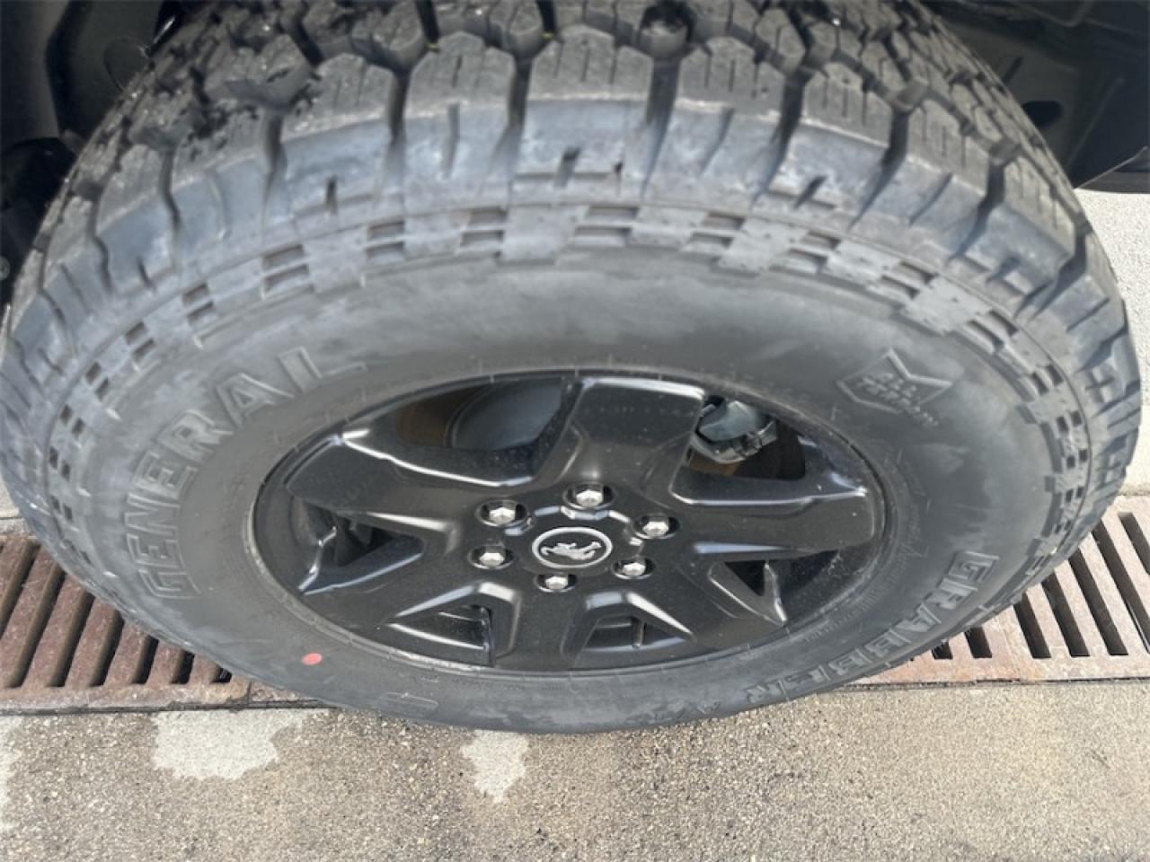 2024 Ford Bronco Black Diamond  - Heated Seats Photo5