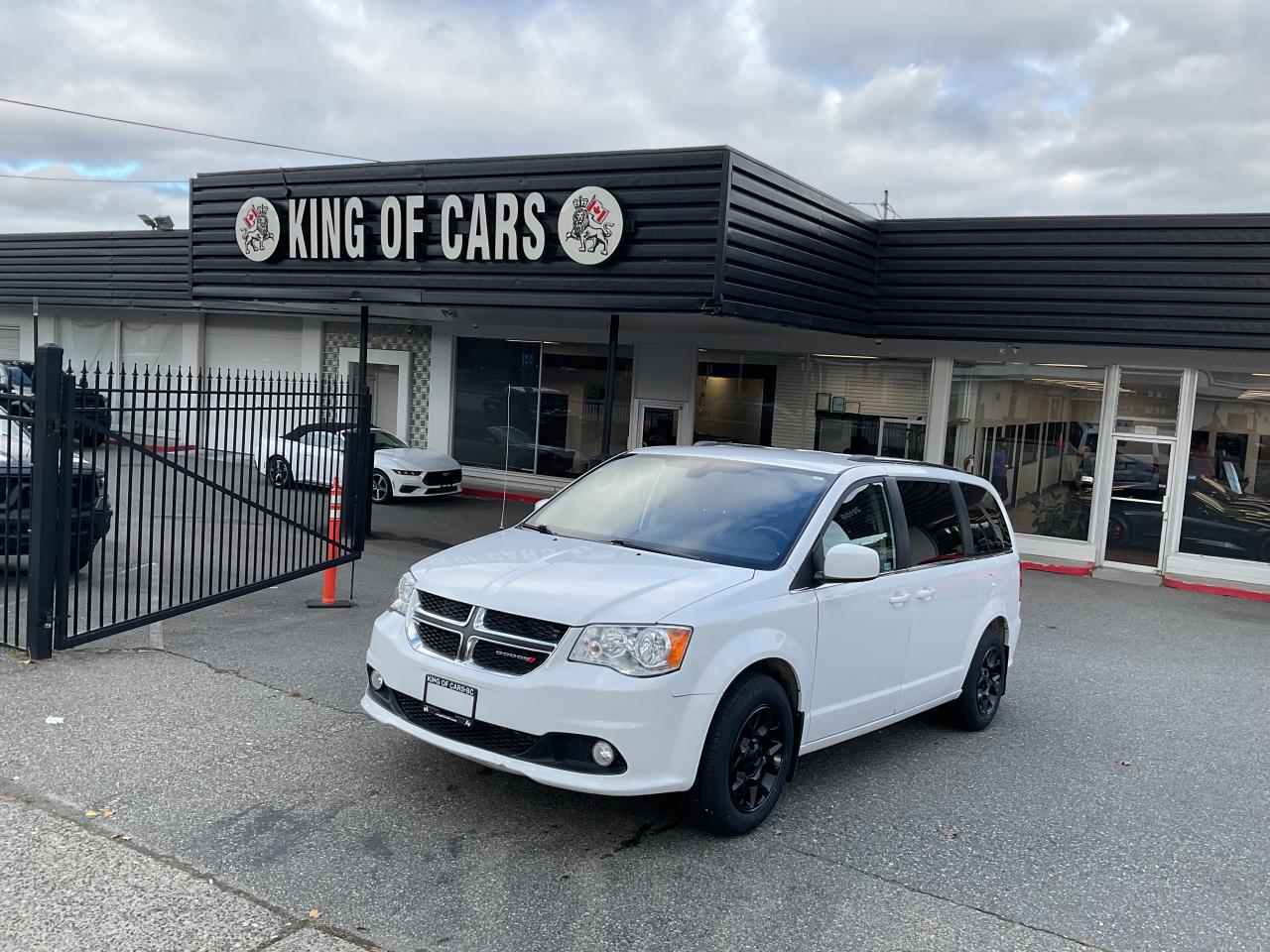 Used 2020 Dodge Grand Caravan CREW PLUS 2WD for sale in Langley, BC