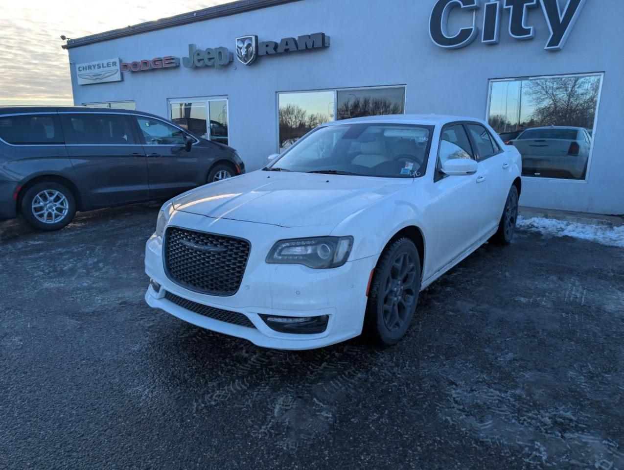 Used 2022 Chrysler 300 300 Touring L TI for sale in Medicine Hat, AB