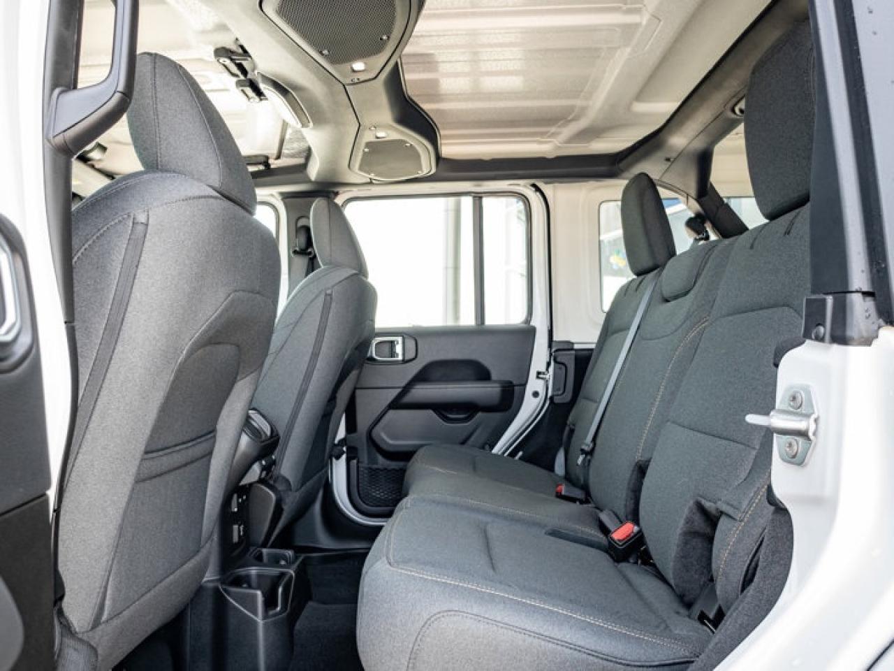 2025 Jeep Wrangler Sahara Photo