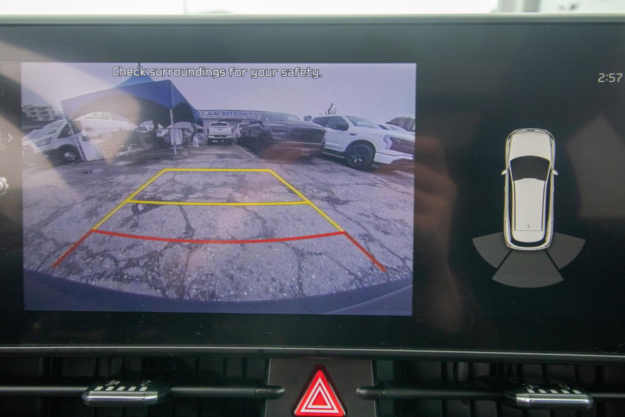 2023 Kia Sportage EX Photo5