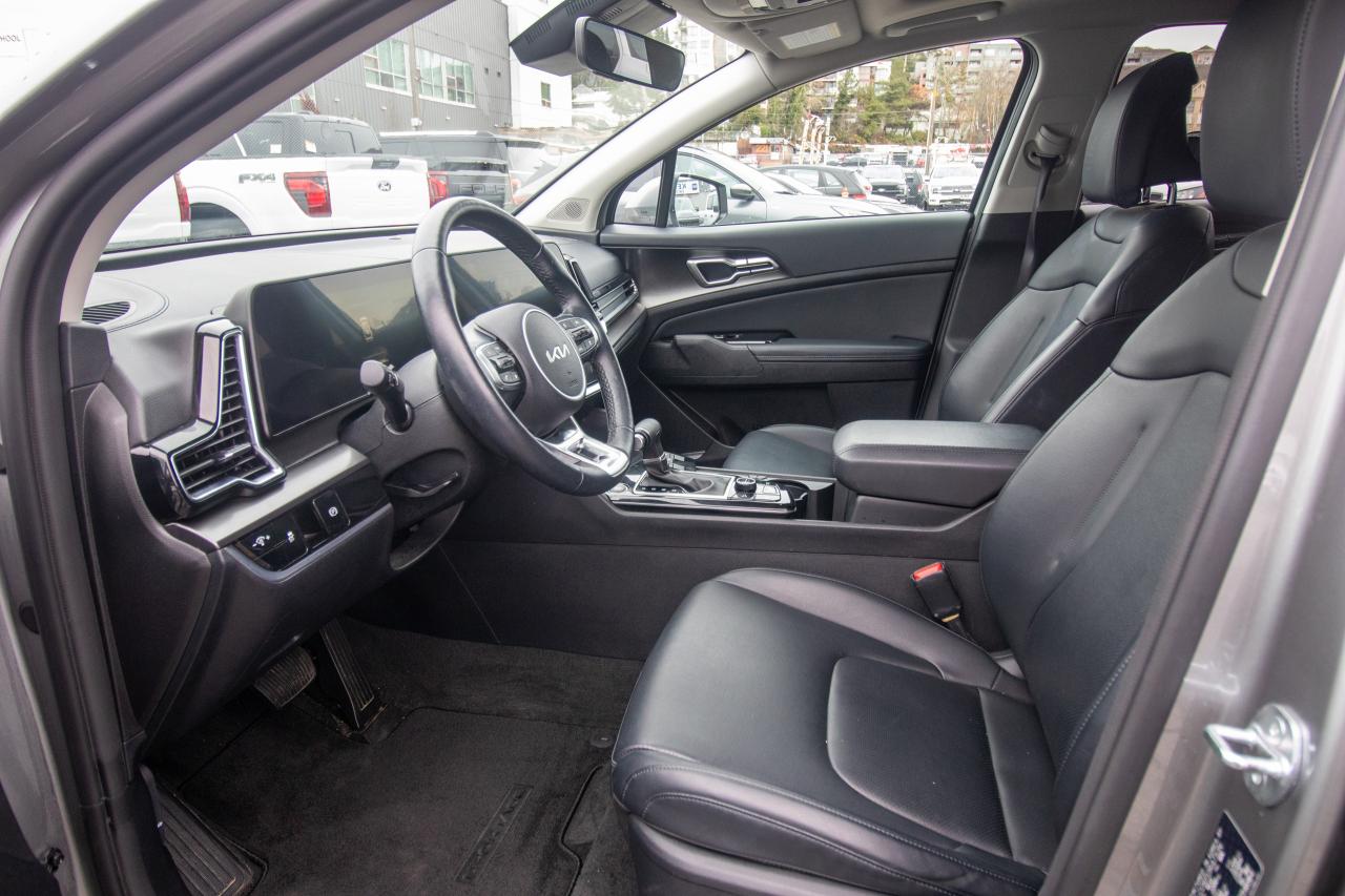 2023 Kia Sportage EX Photo5