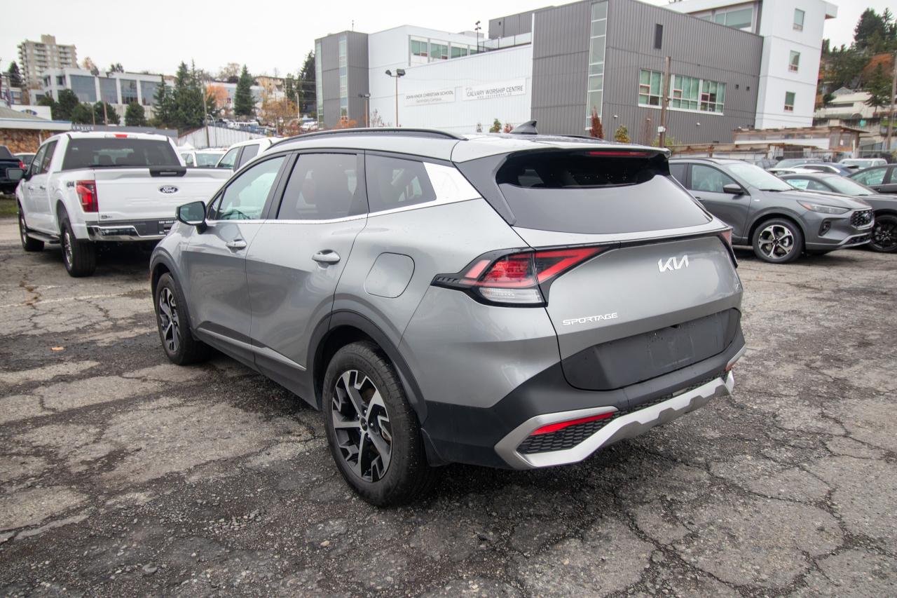 2023 Kia Sportage EX Photo5