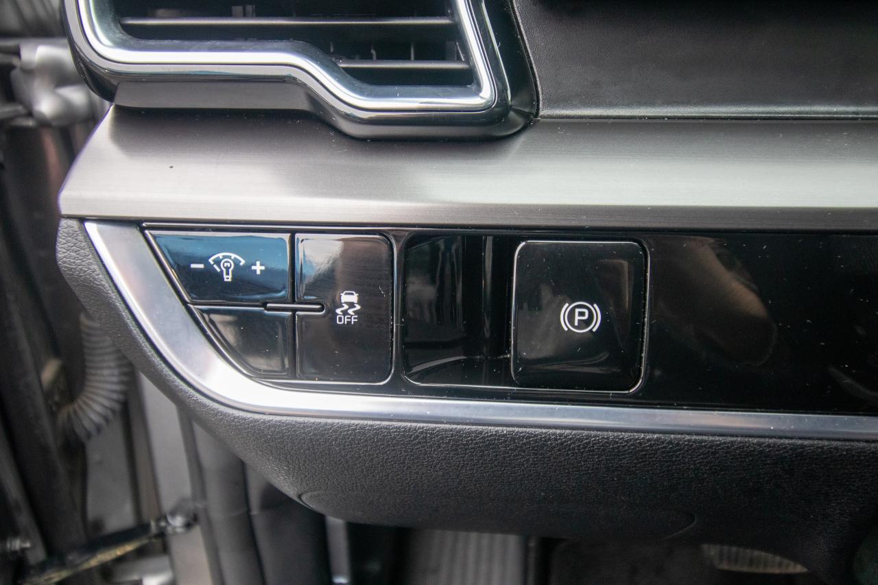 2023 Kia Sportage EX Photo5