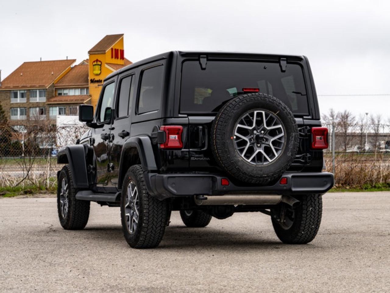 2025 Jeep Wrangler Sahara Photo
