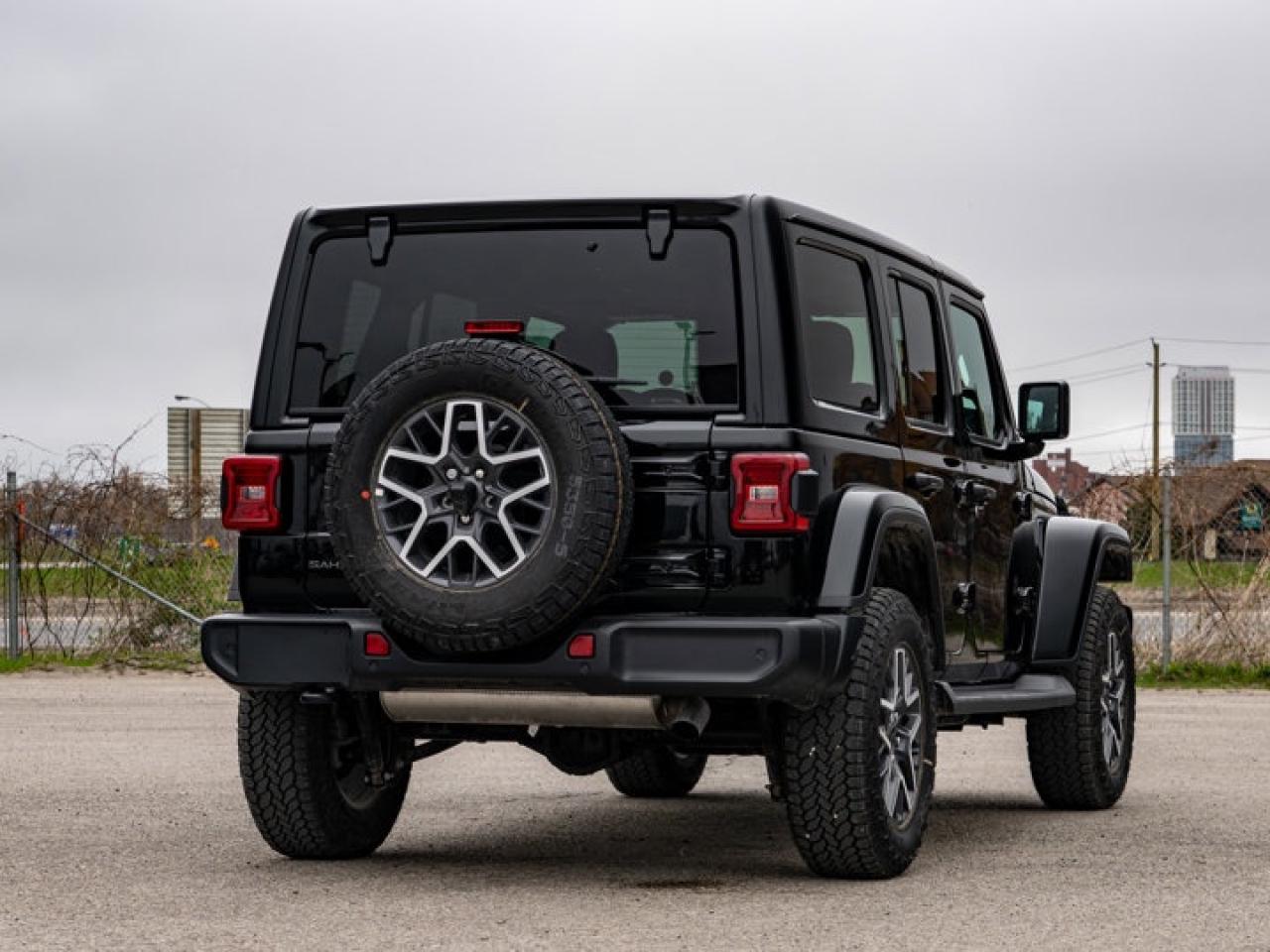 2025 Jeep Wrangler Sahara Photo