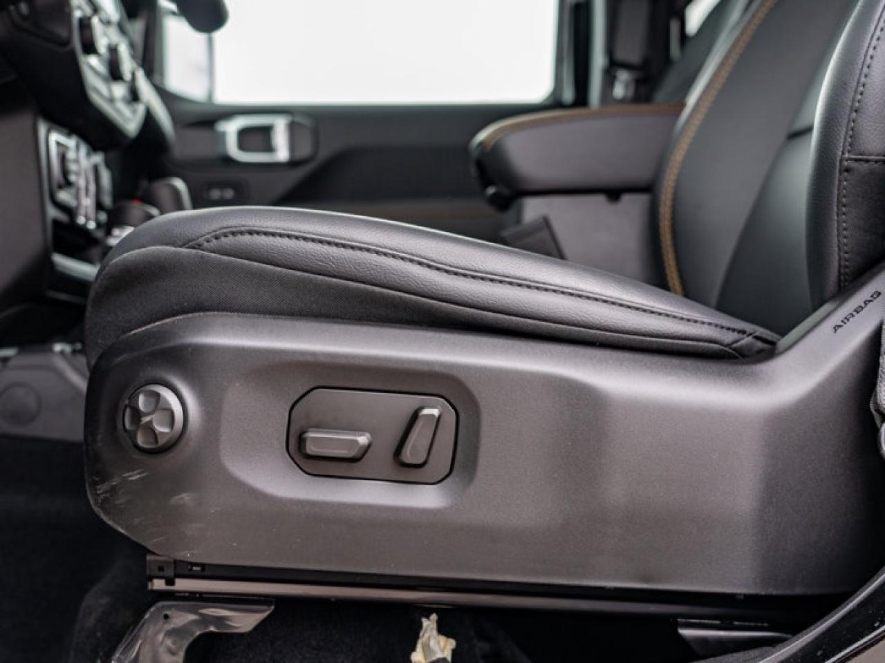 2025 Jeep Wrangler Sahara Photo