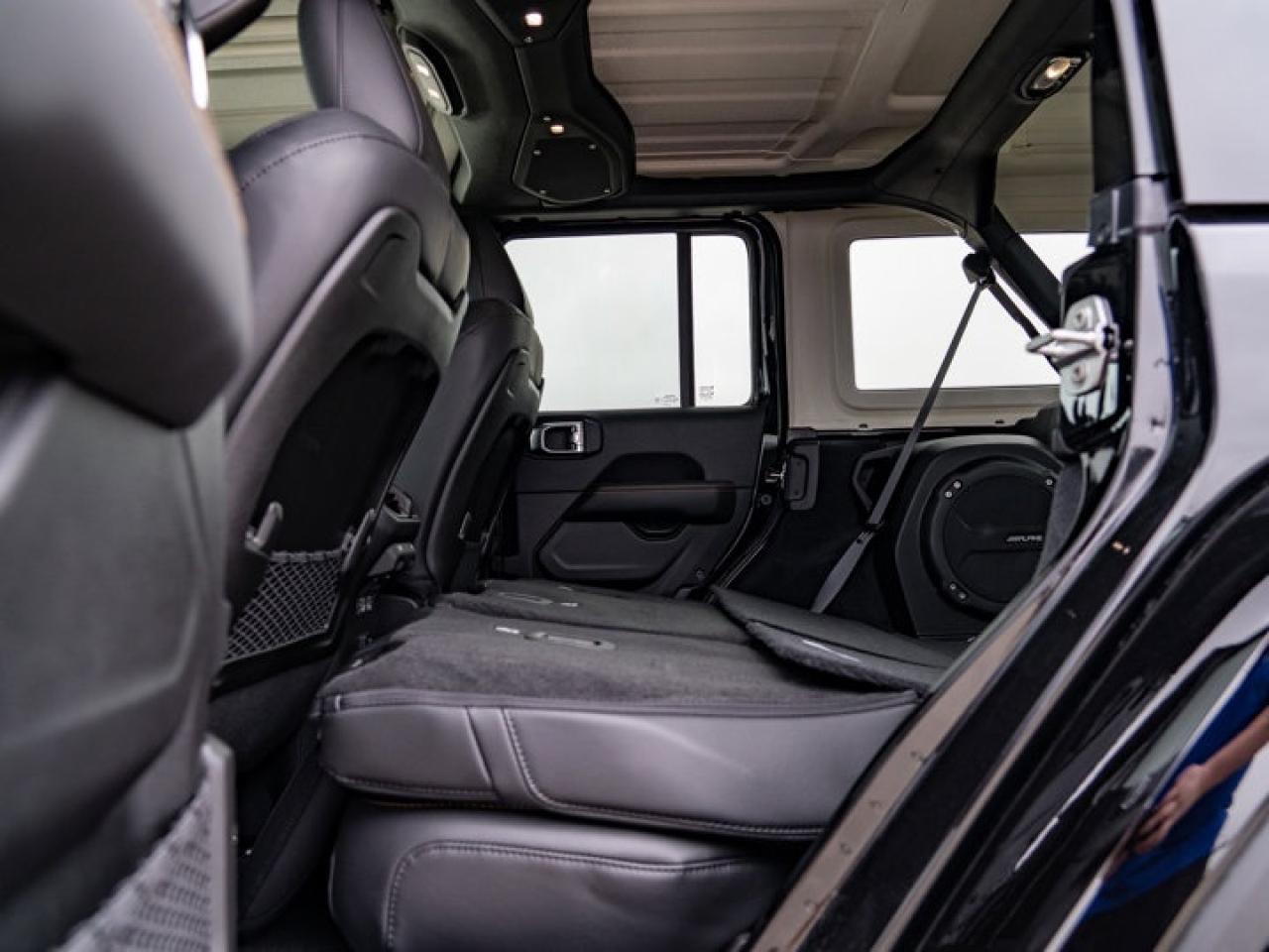 2025 Jeep Wrangler Sahara Photo