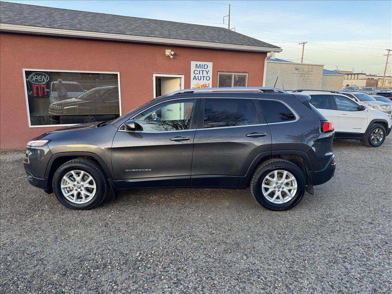 Used 2016 Jeep Cherokee NORTH 4WD 3.2L V6 for sale in Saskatoon, SK