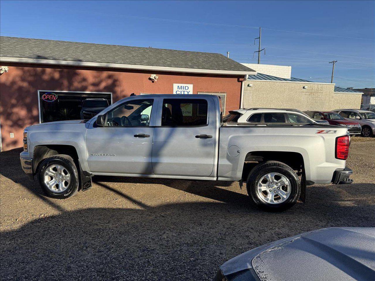 Used 2014 Chevrolet Silverado 1500 2LT CREW 4 X 4 for sale in Saskatoon, SK