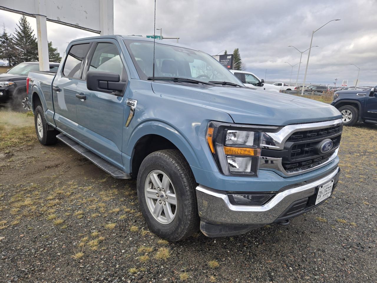 2023 Ford F-150 XLT  SUPERCREW - Photo #3