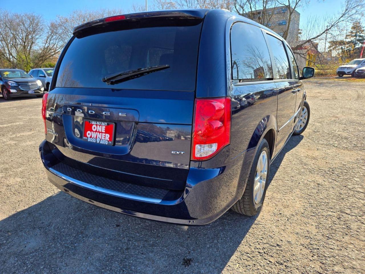 2017 Dodge Grand Caravan SXT Photo4