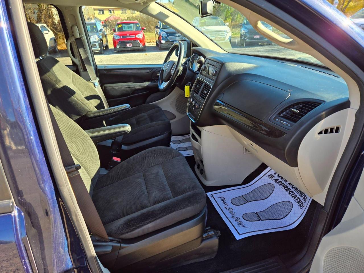 2017 Dodge Grand Caravan SXT Photo