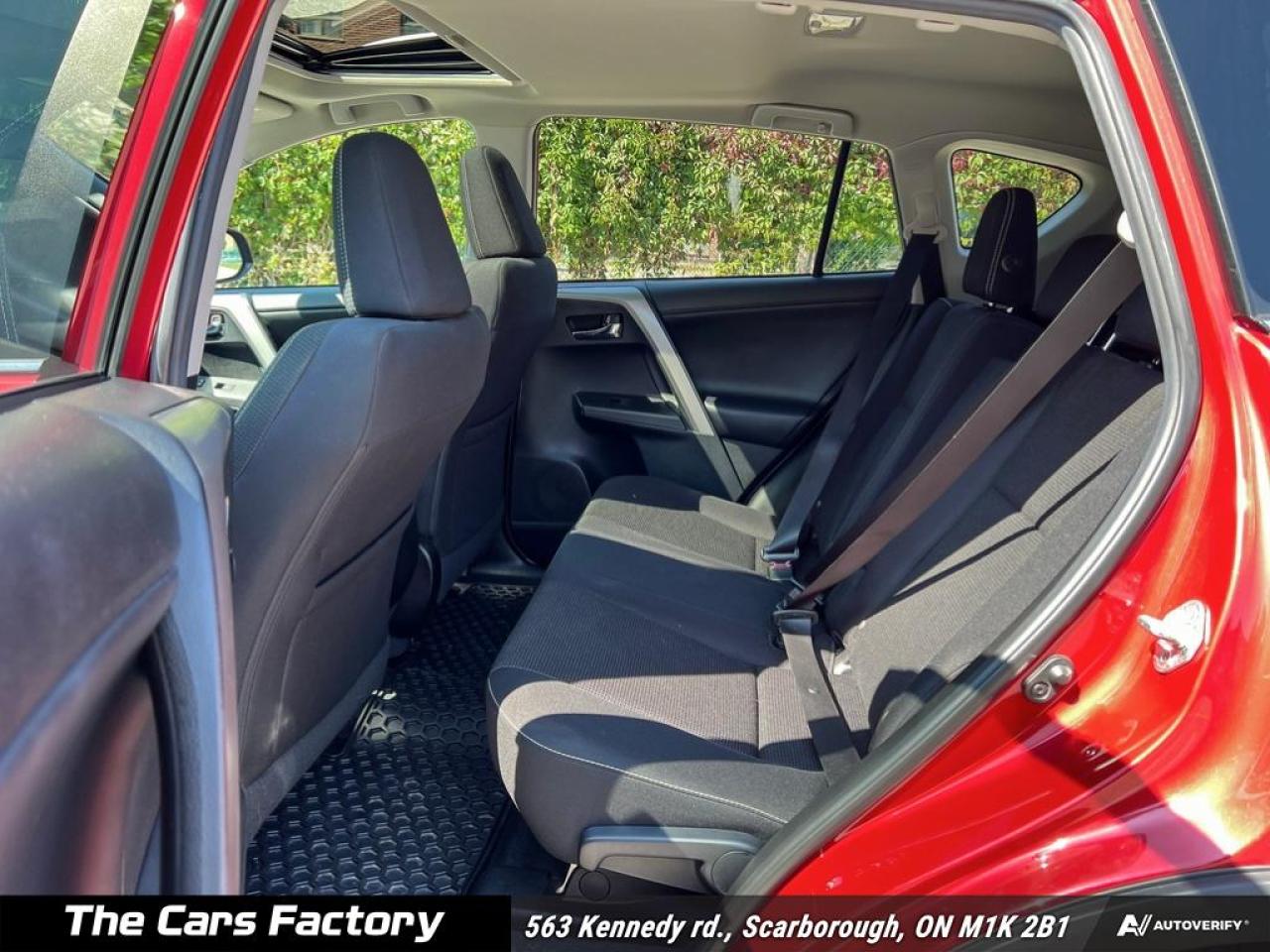 2016 Toyota RAV4 XLE AWD Sunroof / Camera / No Accident! - Photo #22