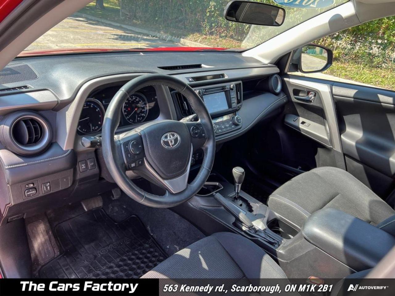 2016 Toyota RAV4 XLE AWD Sunroof / Camera / No Accident! - Photo #11