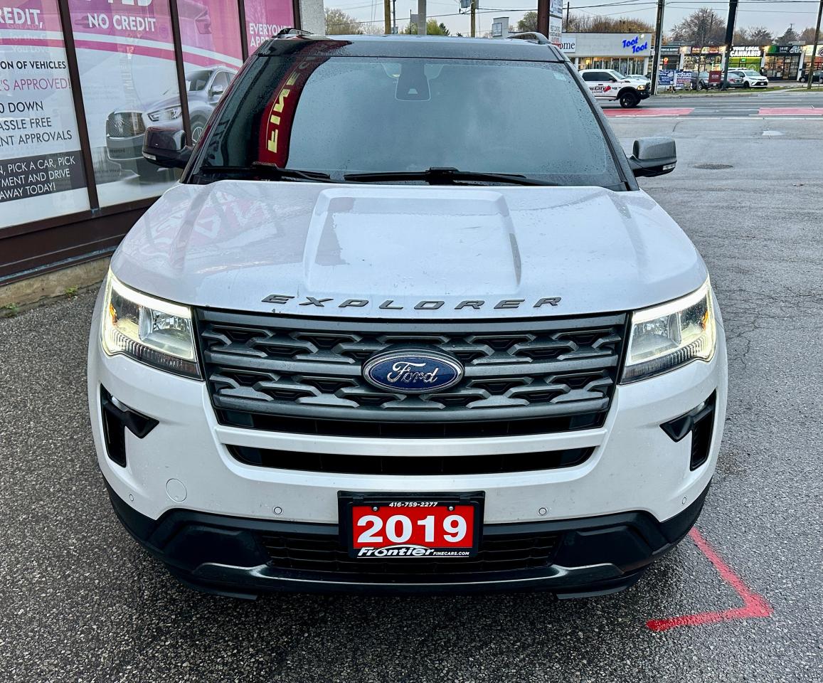 2019 Ford Explorer XLT 4WD Photo2
