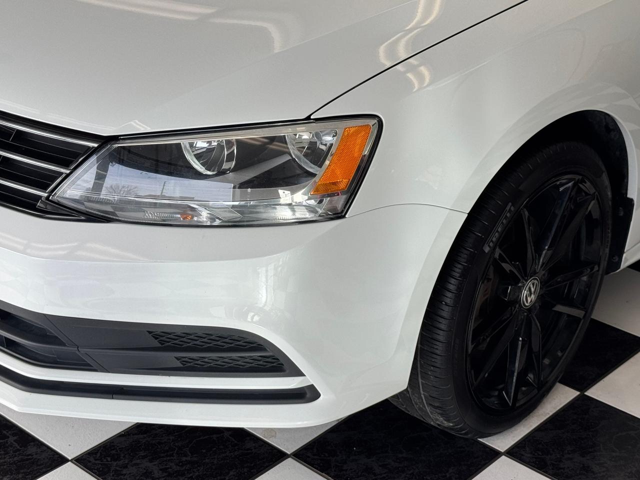 2017 Volkswagen Jetta Trendline+Tinted+ApplePlay+One Owner! CLEAN CARFAX - Photo #37