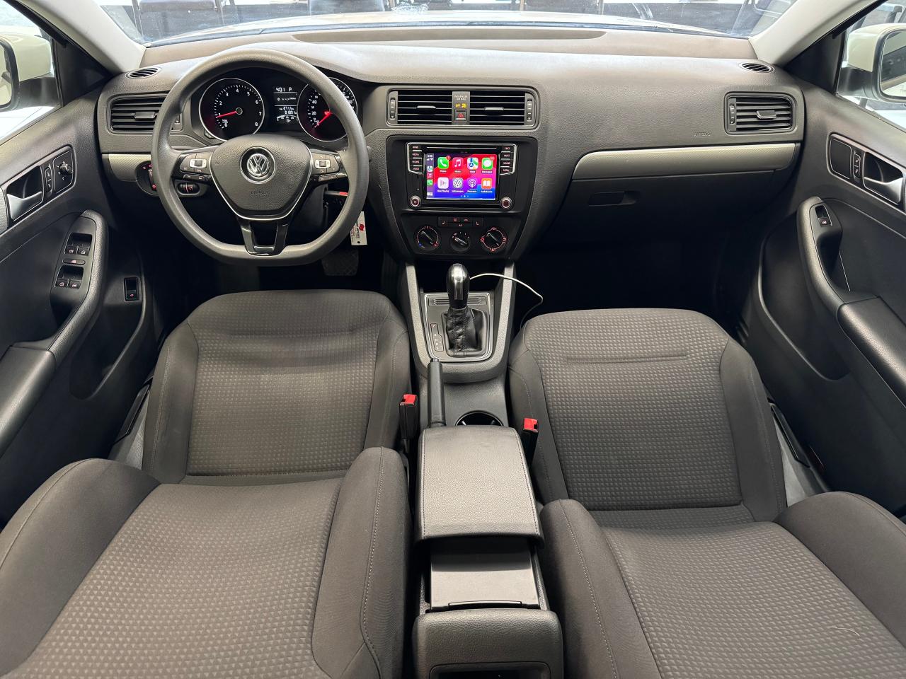 2017 Volkswagen Jetta Trendline+Tinted+ApplePlay+One Owner! CLEAN CARFAX Photo2