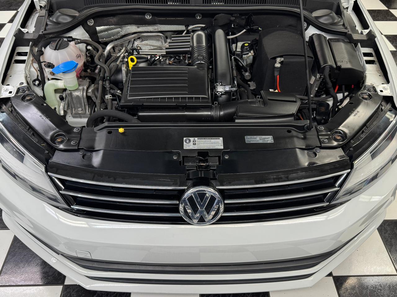 2017 Volkswagen Jetta Trendline+Tinted+ApplePlay+One Owner! CLEAN CARFAX - Photo #10