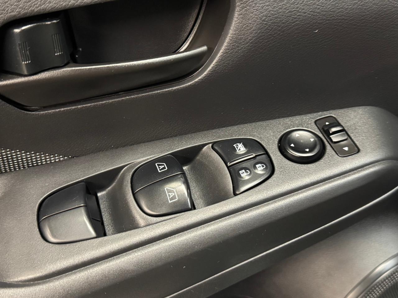2019 Nissan Kicks S+Camera+Bluetooth+A/C+Cruise Control Photo96