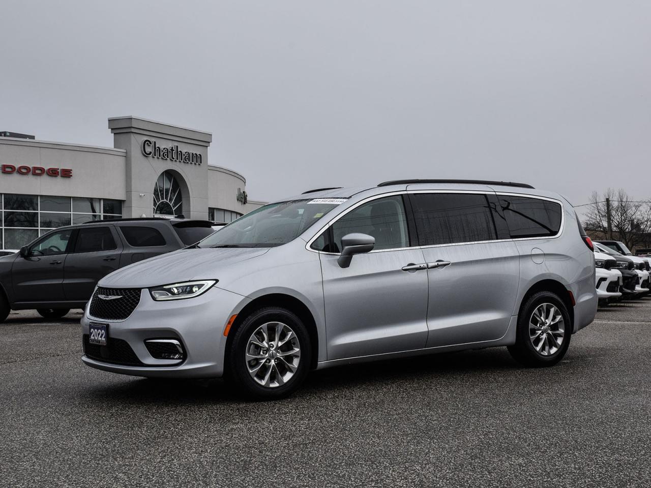 Used 2022 Chrysler Pacifica Touring L TOURING L for sale in Chatham, ON