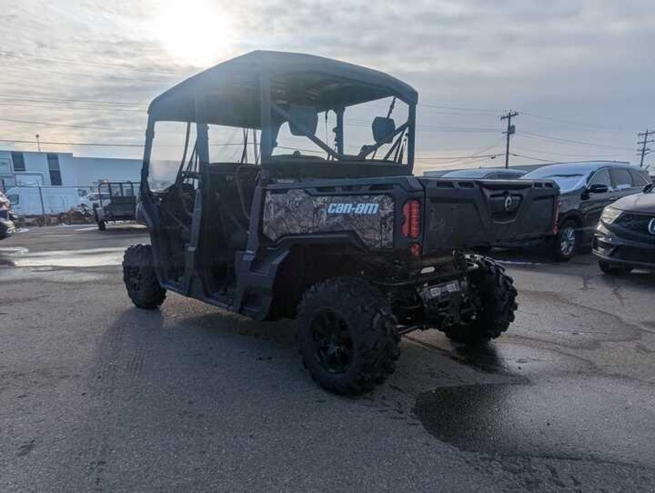 2023 Can-Am Defender HD10 MAX XT CREW $128 B/W - Photo #4