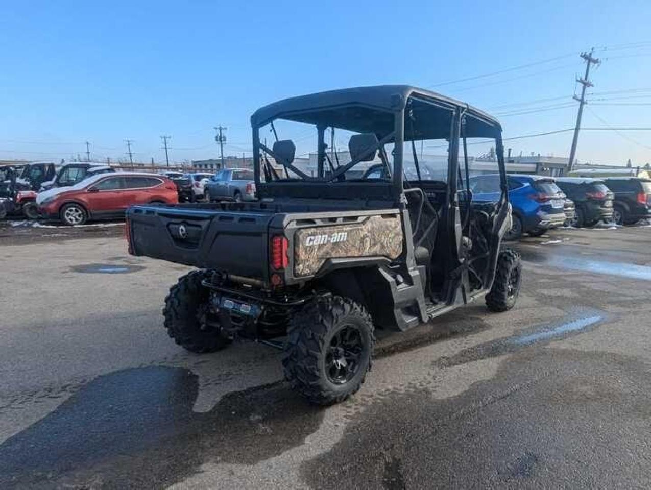 2023 Can-Am Defender HD10 MAX XT CREW $128 B/W - Photo #5