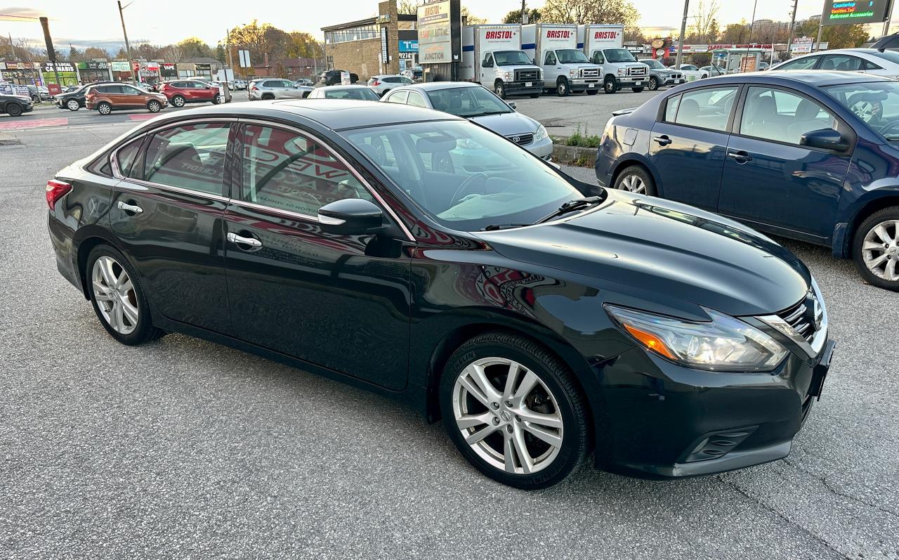 2017 Nissan Altima 3.5 SL Photo3