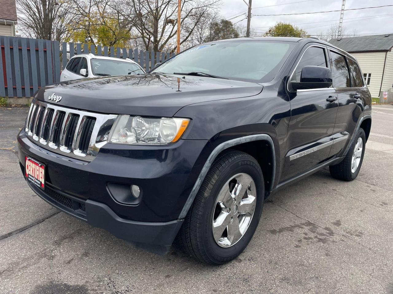 Used 2011 Jeep Grand Cherokee 4WD 4Dr Laredo for sale in Brantford, ON