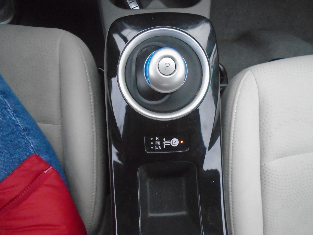 2016 Nissan Leaf Electric 4dr HB SV - Photo #15