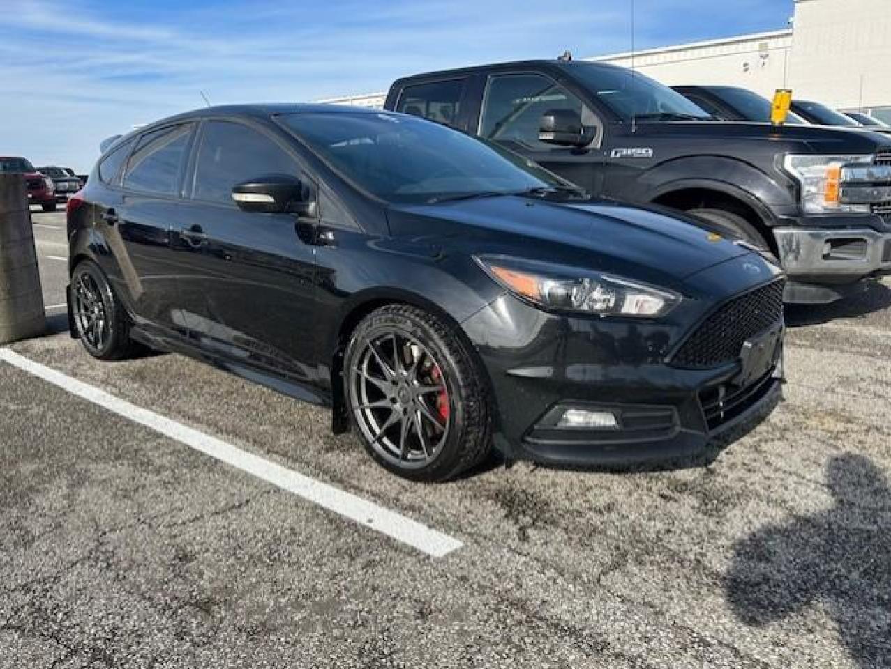 Used 2018 Ford Focus ST à hayon for sale in Watford, ON