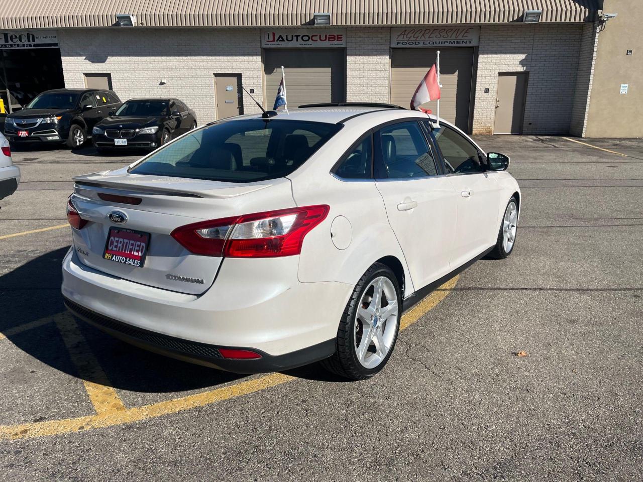 2012 Ford Focus 4dr Sdn Titanium - Photo #9