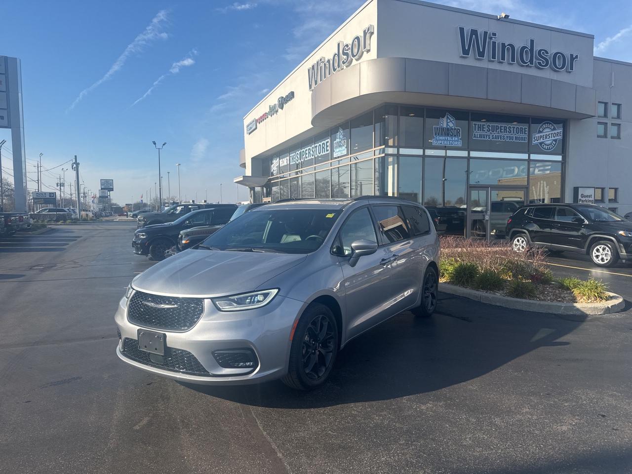 Used 2021 Chrysler Pacifica  for sale in Windsor, ON