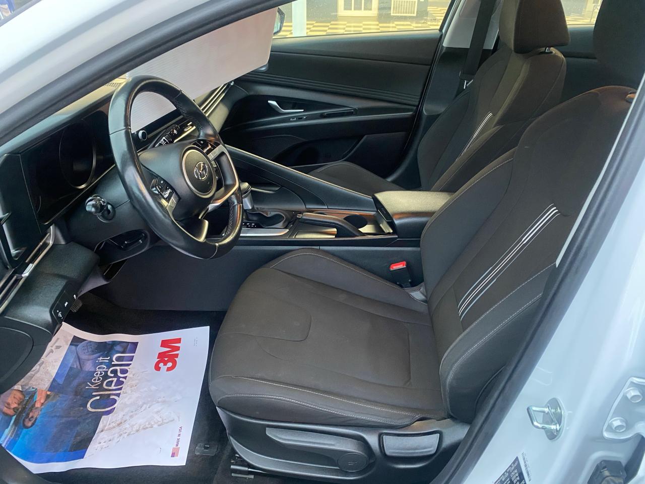 2022 Hyundai Elantra Preferred - Photo #9
