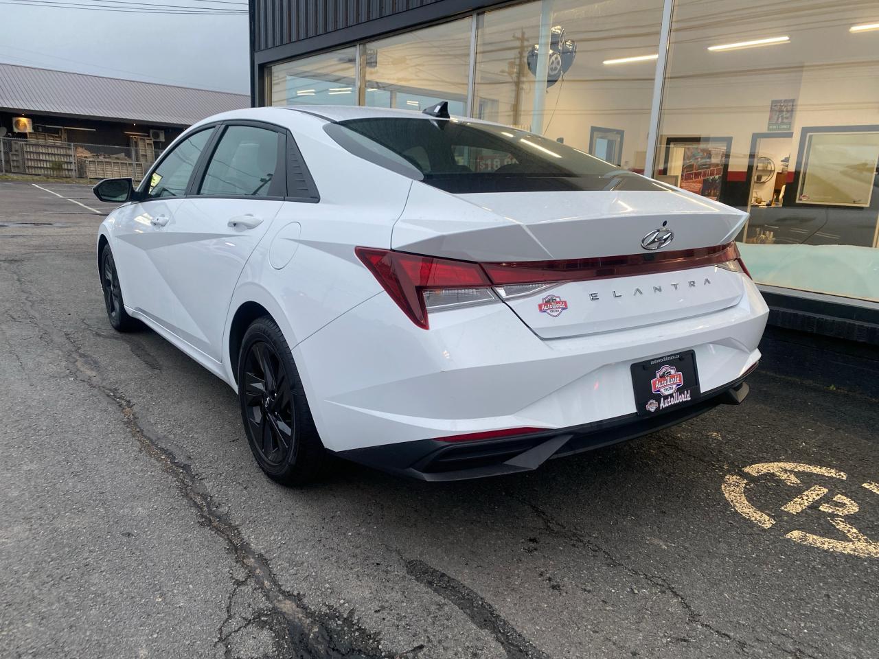 2022 Hyundai Elantra Preferred - Photo #5