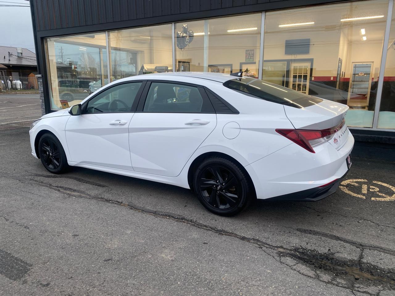 2022 Hyundai Elantra Preferred - Photo #4