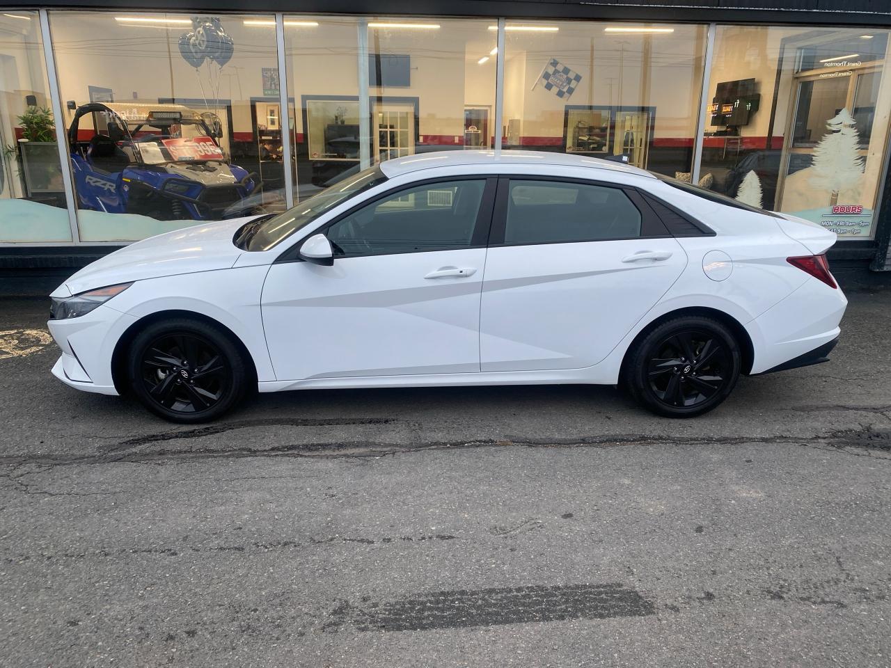 2022 Hyundai Elantra Preferred - Photo #3