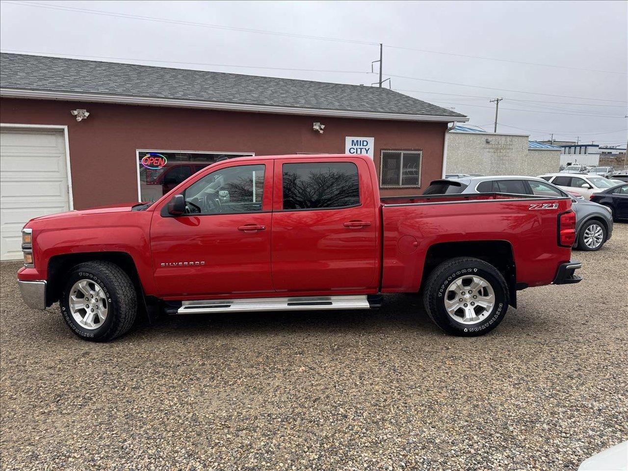 Used 2014 Chevrolet Silverado 1500 2LT CREW CAB 4 X 4 for sale in Saskatoon, SK