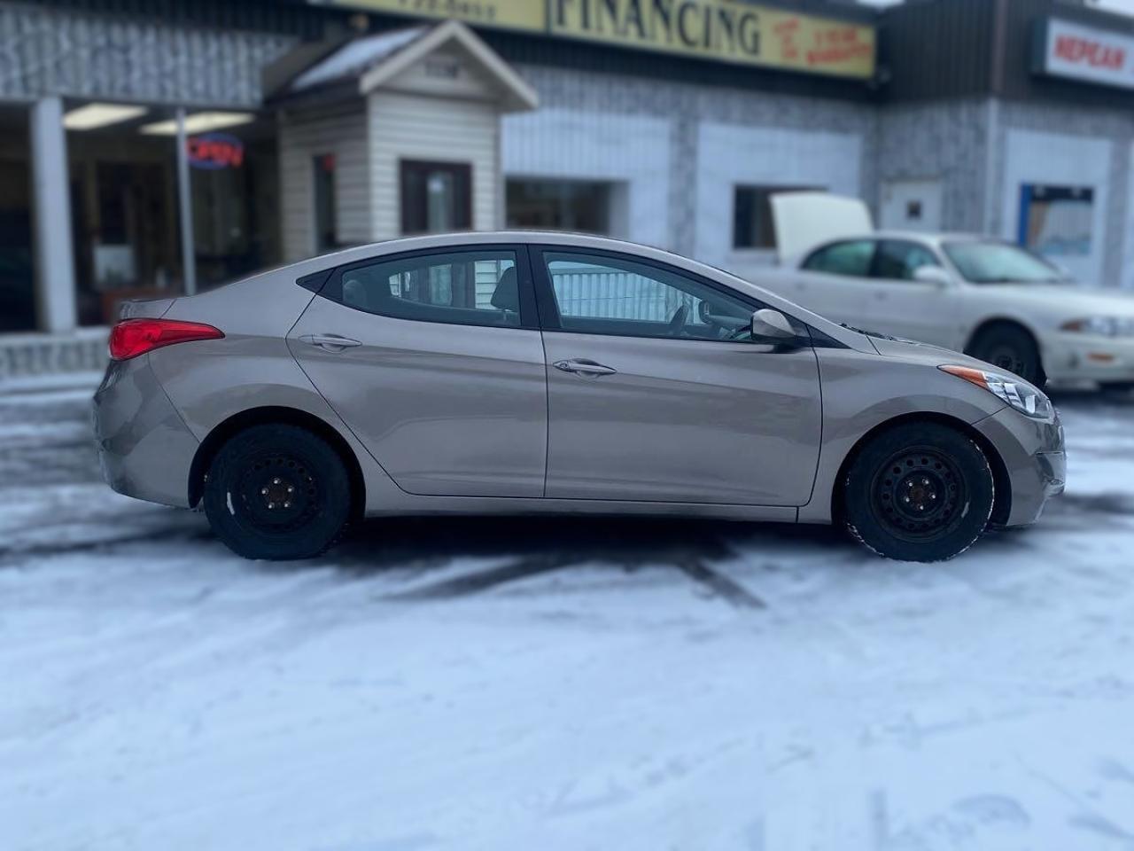 2013 Hyundai Elantra L Manual Photo5