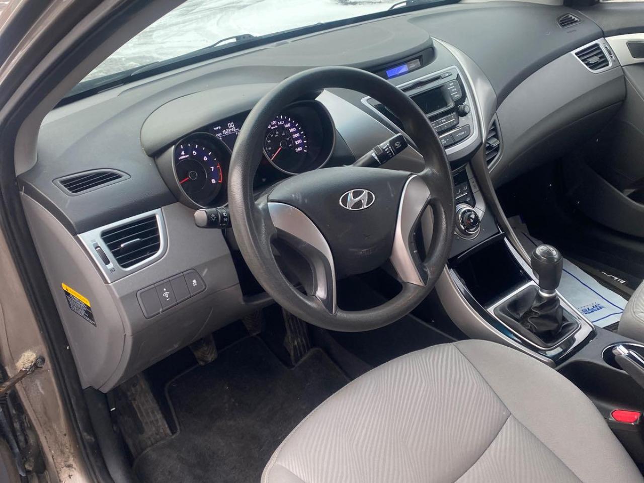 2013 Hyundai Elantra L Manual Photo7