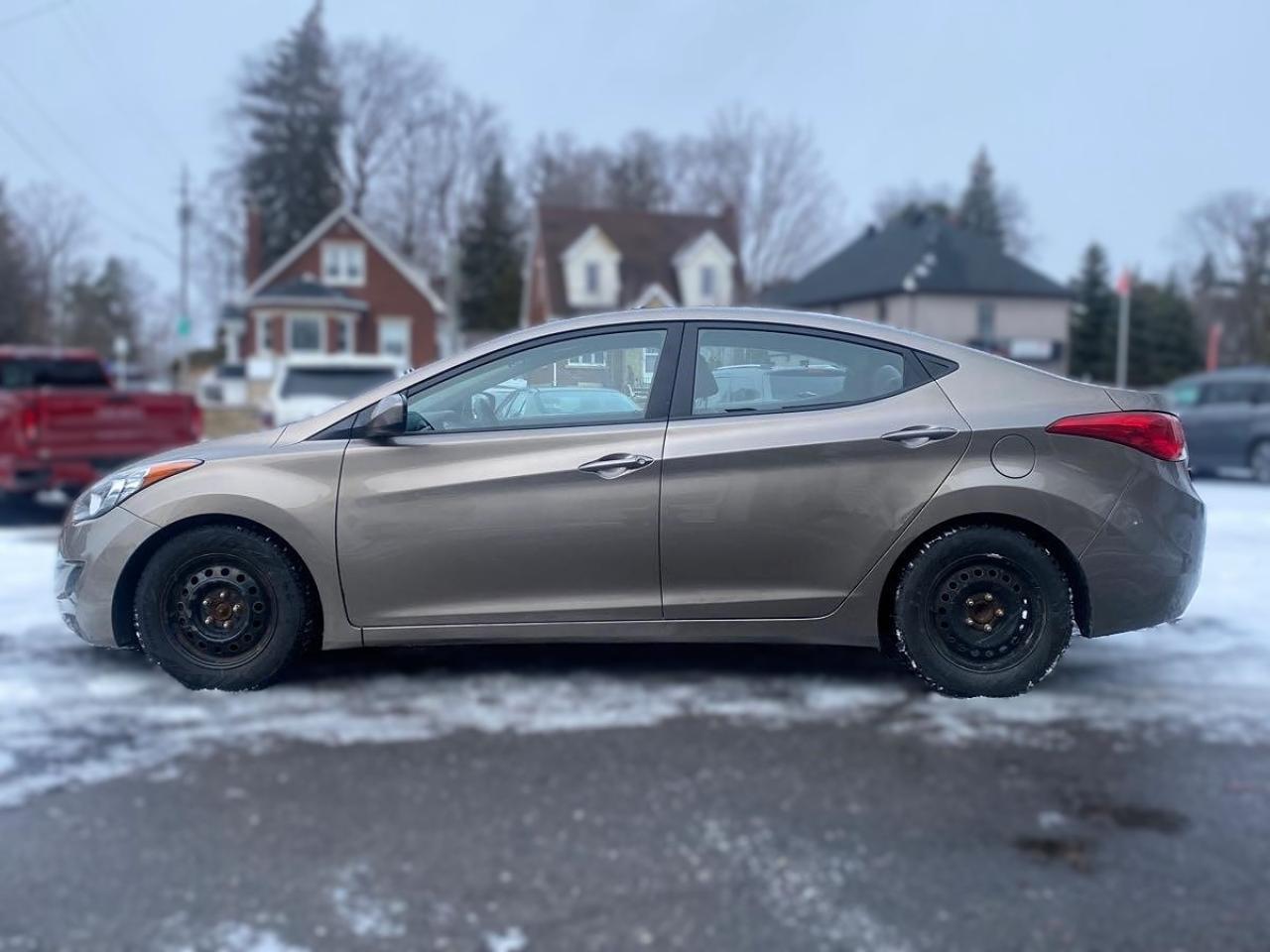 2013 Hyundai Elantra L Manual Photo3