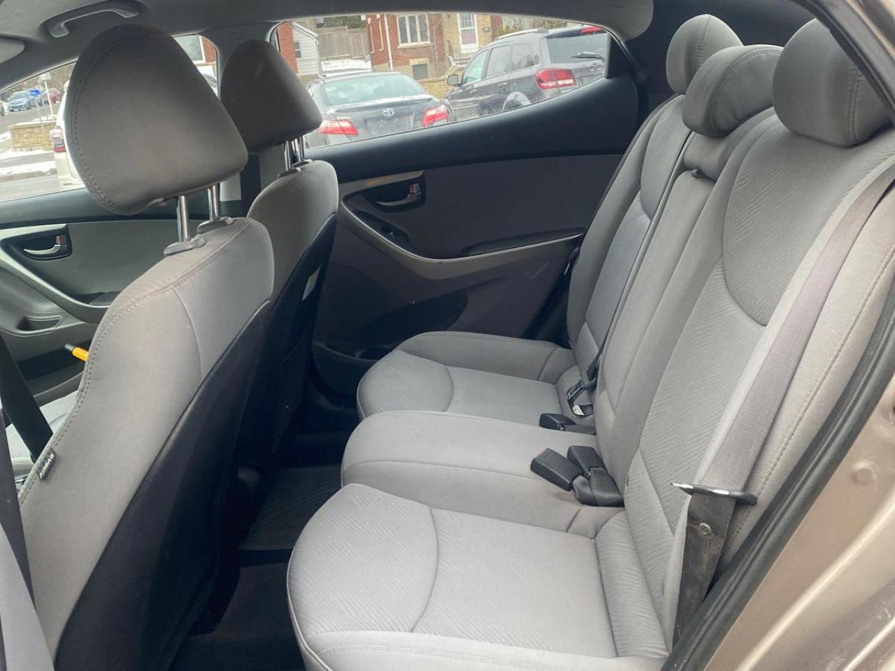 2013 Hyundai Elantra L Manual Photo10