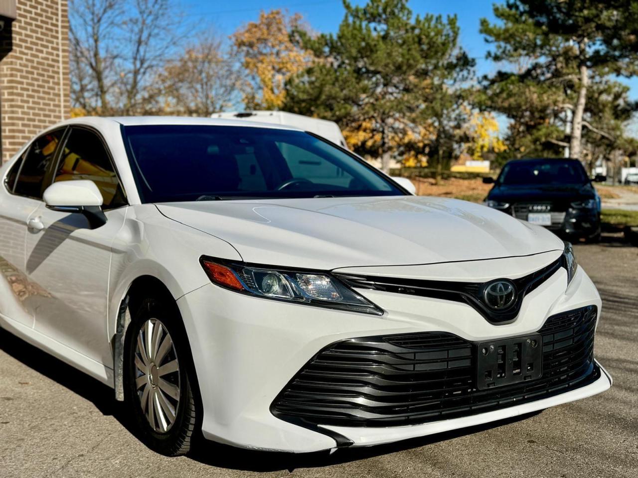 2018 Toyota Camry  Photo3