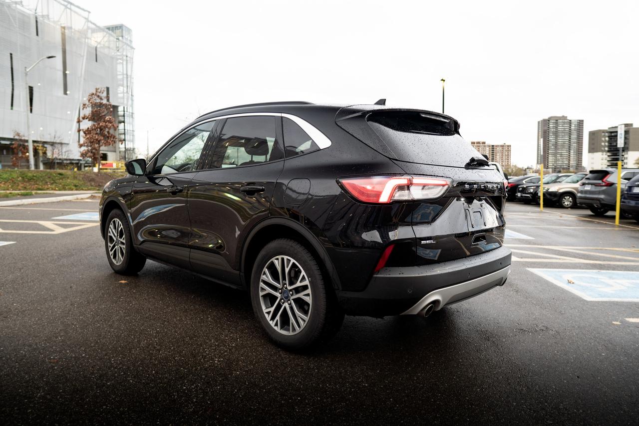 2021 Ford Escape SEL AWD / NAVI / PANO SUNROOF / CLEAN CARFAX - Photo #6