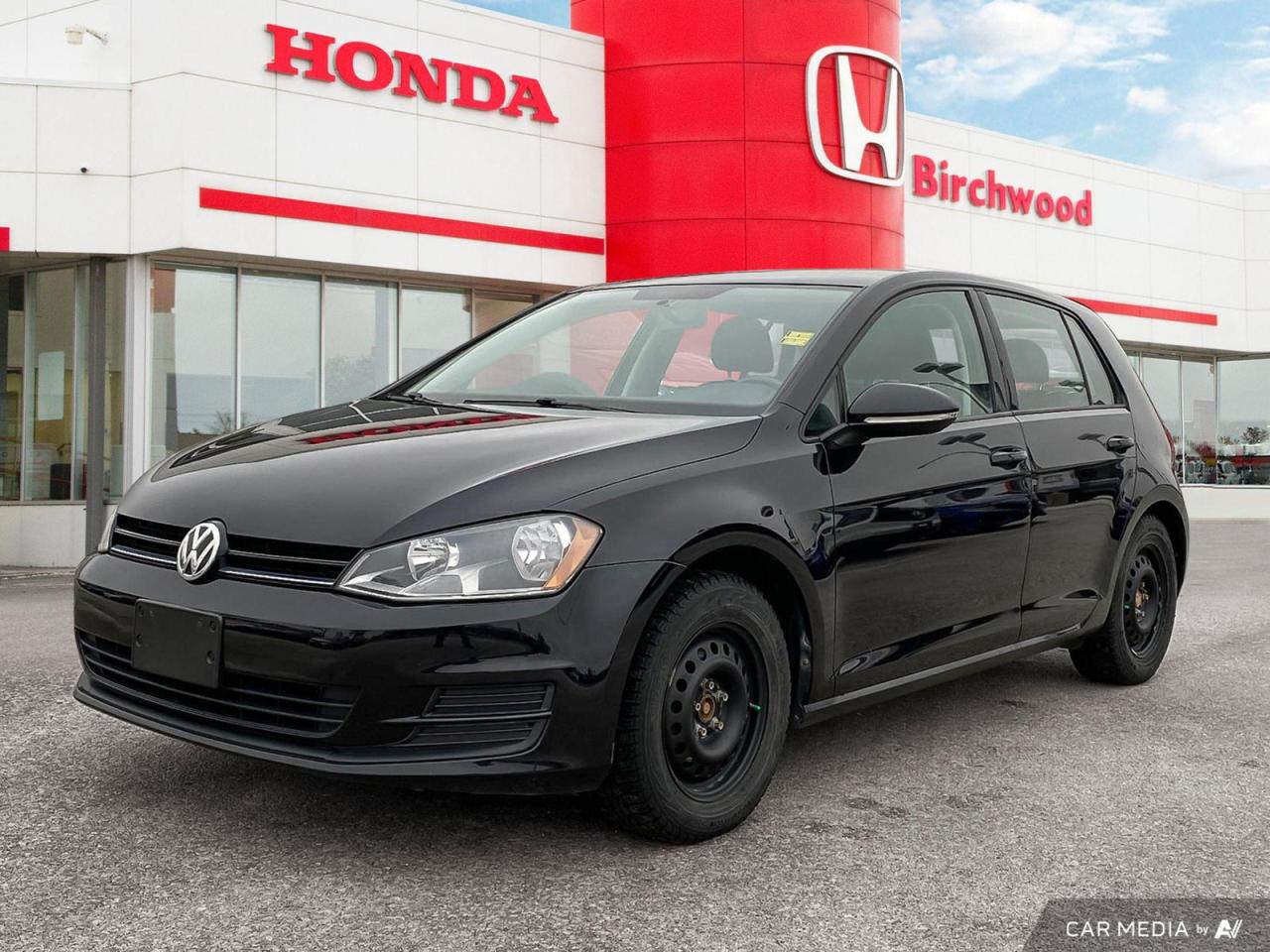 Used 2015 Volkswagen Golf Trendline 2x sets of tires | Hatchback for sale in Winnipeg, MB