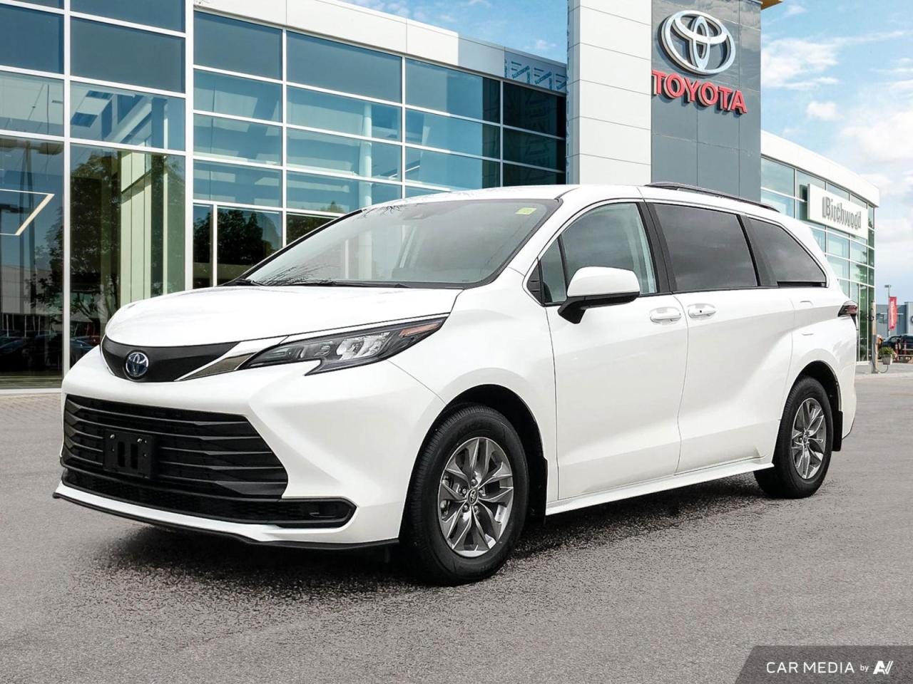 Used 2024 Toyota Sienna LE AWD for sale in Winnipeg, MB