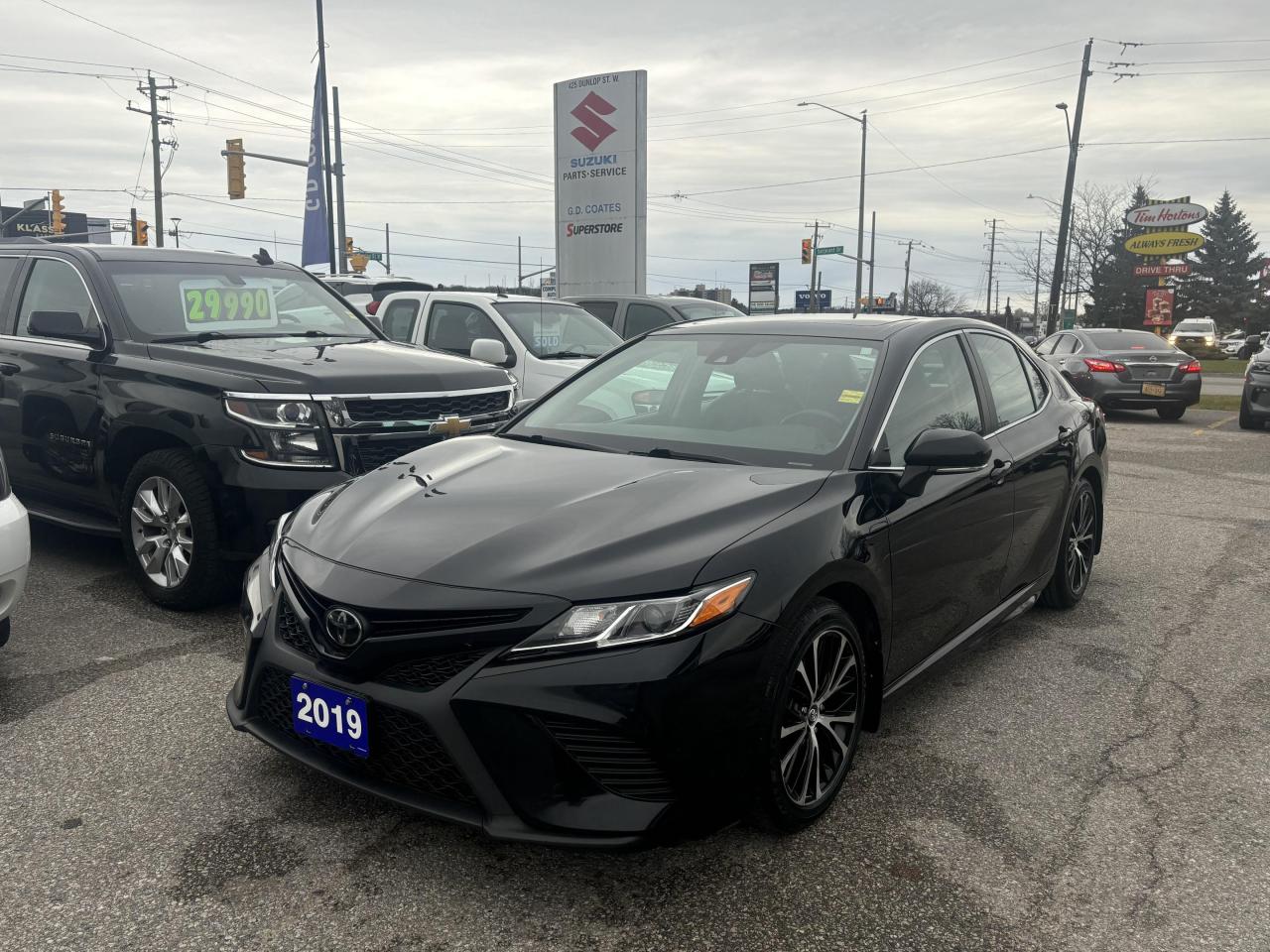 Used 2019 Toyota Camry SE ~Leather ~Moonroof ~Bluetooth ~Camera ~Alloys for sale in Barrie, ON