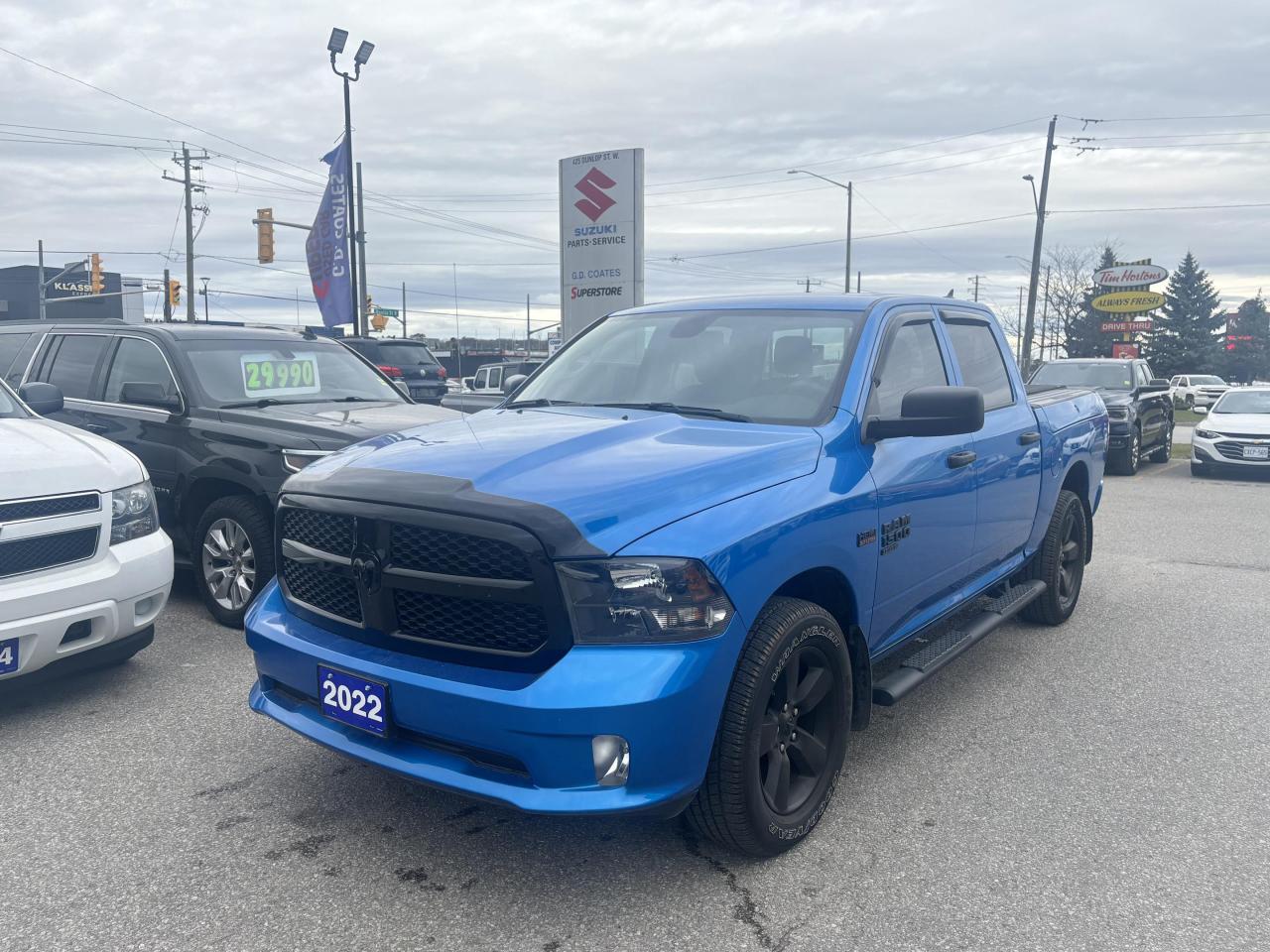 Used 2022 RAM 1500 Classic Express Crew Cab 4x4 ~8-Speed ~Camera ~Bluetooth for sale in Barrie, ON